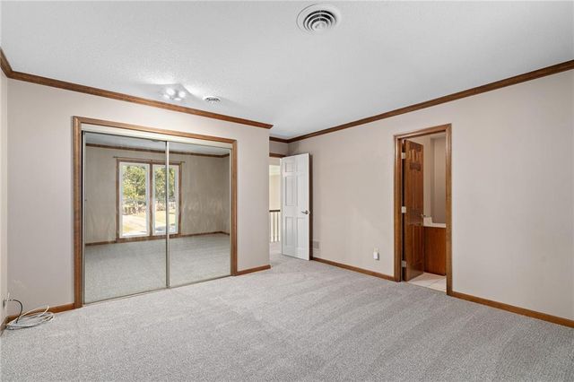 4104 SW Hickory Lane, Blue Springs, MO 64015