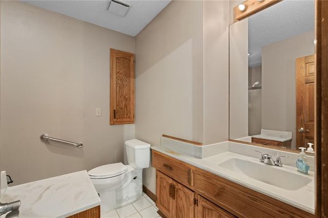 4104 SW Hickory Lane, Blue Springs, MO 64015