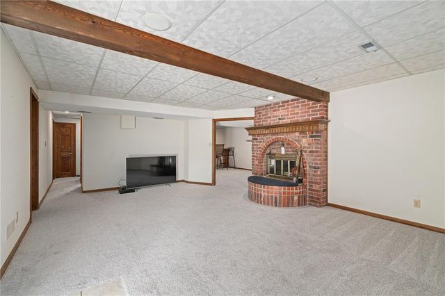4104 SW Hickory Lane, Blue Springs, MO 64015