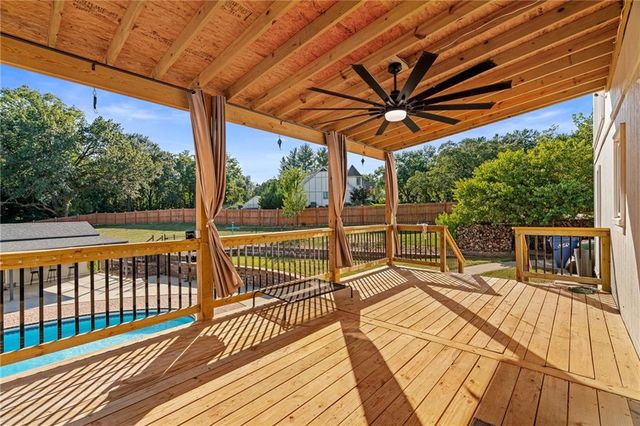 4104 SW Hickory Lane, Blue Springs, MO 64015