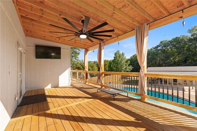 4104 SW Hickory Lane, Blue Springs, MO 64015
