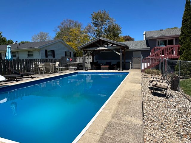 1442 Fruitwood Drive, St. Joseph, MI 49085