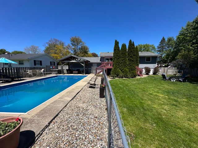 1442 Fruitwood Drive, St. Joseph, MI 49085