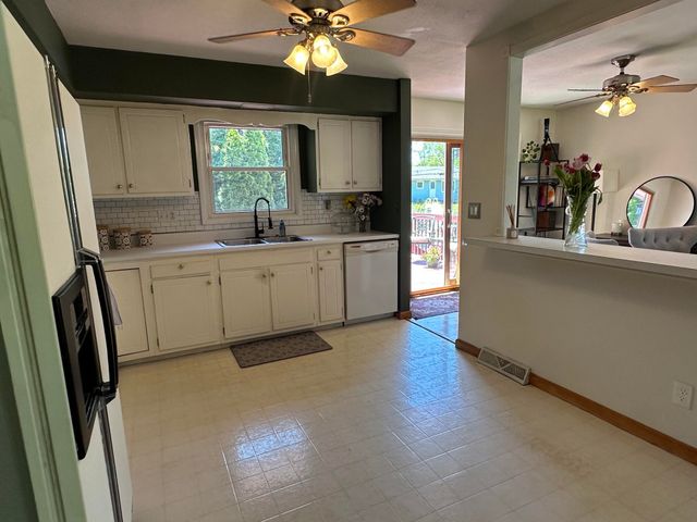 1442 Fruitwood Drive, St. Joseph, MI 49085