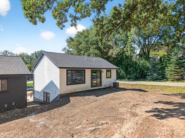 213 20th Street SW, Rochester, MN 55902
