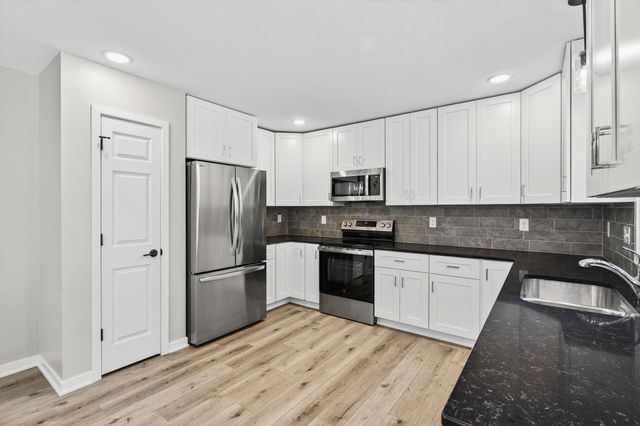 213 20th Street SW, Rochester, MN 55902