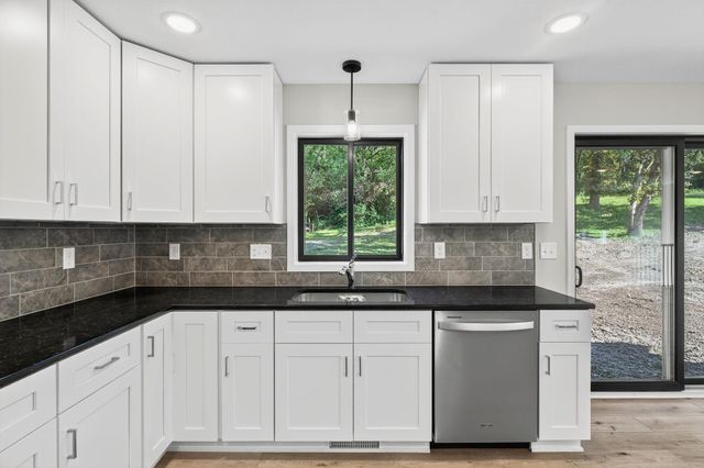 213 20th Street SW, Rochester, MN 55902