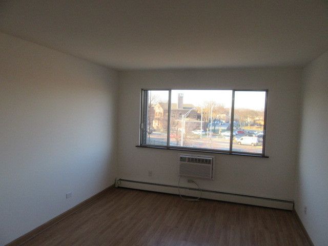 7650 W Altgeld Street 409, Elmwood Park, IL 60707