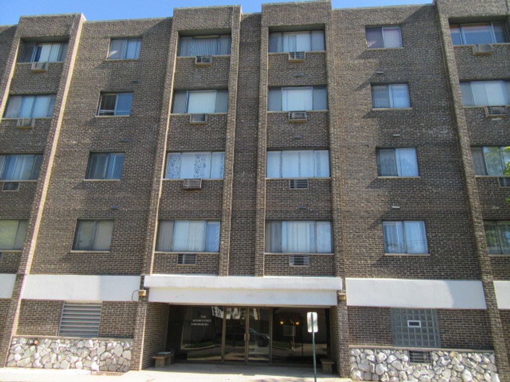 7650 W Altgeld Street 409, Elmwood Park, IL 60707