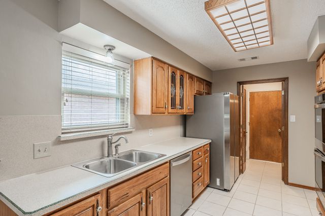 1010 Purdue Drive, Arlington, TX 76012