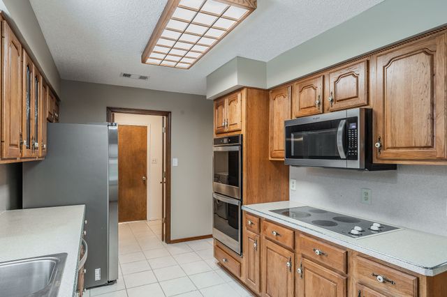 1010 Purdue Drive, Arlington, TX 76012