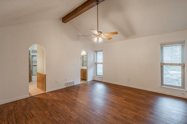 1010 Purdue Drive, Arlington, TX 76012