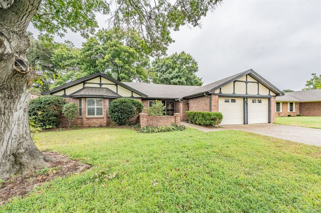 1010 Purdue Drive, Arlington, TX 76012