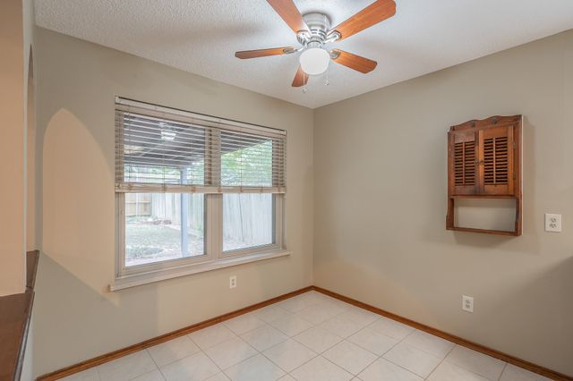 1010 Purdue Drive, Arlington, TX 76012