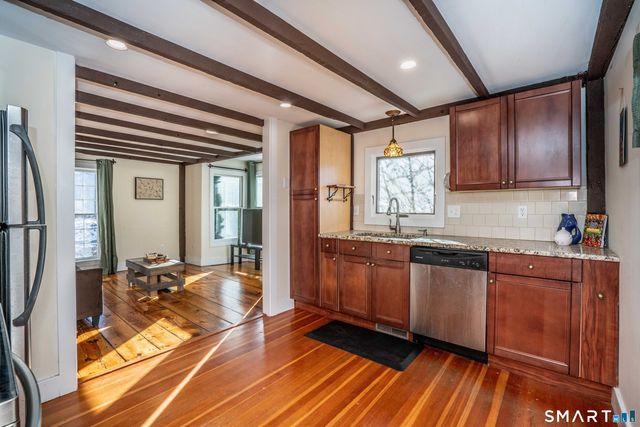 22 Old Hartford Avenue 22, East Granby, CT 06026