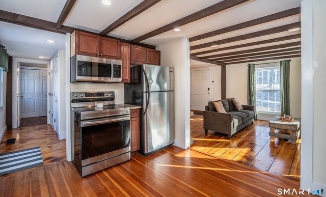 22 Old Hartford Avenue 22, East Granby, CT 06026