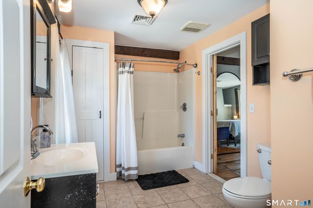 22 Old Hartford Avenue 22, East Granby, CT 06026