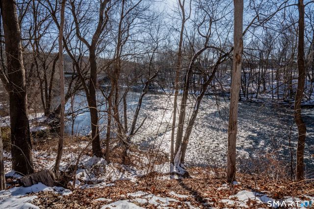 22 Old Hartford Avenue 22, East Granby, CT 06026