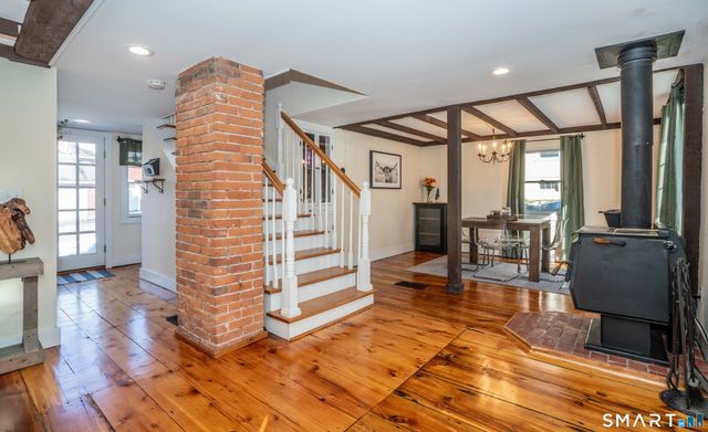 22 Old Hartford Avenue 22, East Granby, CT 06026