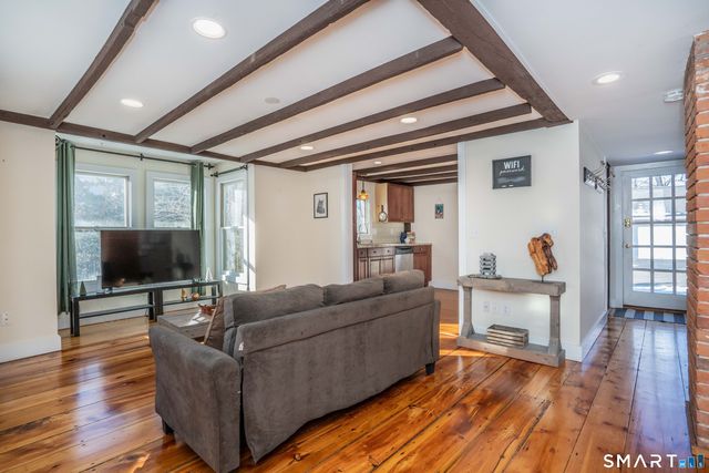 22 Old Hartford Avenue 22, East Granby, CT 06026