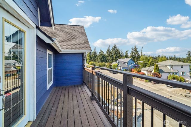 1499 SW Ponsteen Drive, Oak Harbor, WA 98277