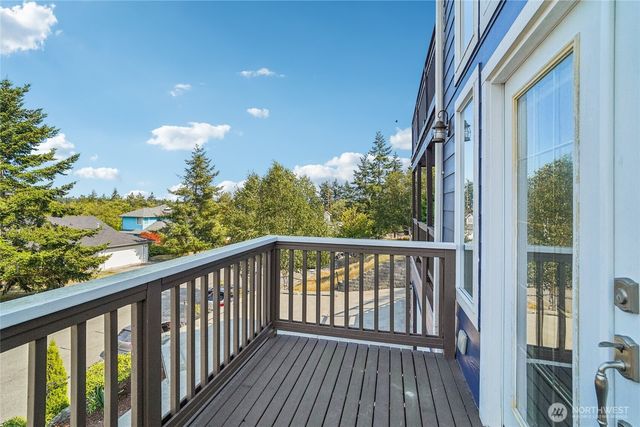 1499 SW Ponsteen Drive, Oak Harbor, WA 98277