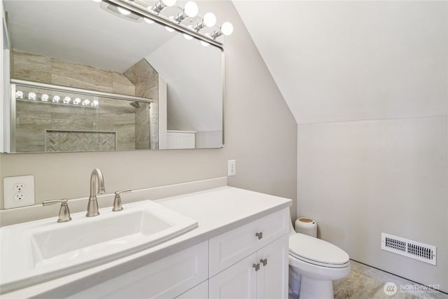 1499 SW Ponsteen Drive, Oak Harbor, WA 98277