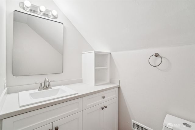 1499 SW Ponsteen Drive, Oak Harbor, WA 98277