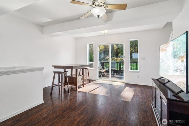 1499 SW Ponsteen Drive, Oak Harbor, WA 98277