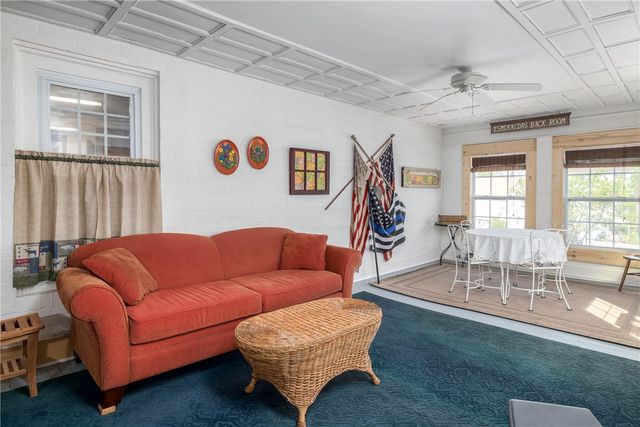 139 Main St, Claysville, PA 15323