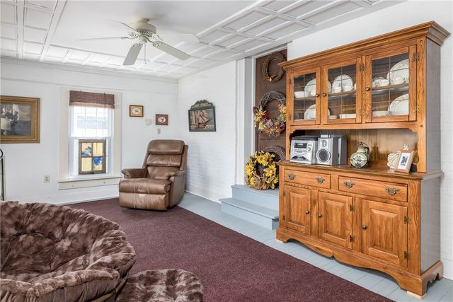 139 Main St, Claysville, PA 15323