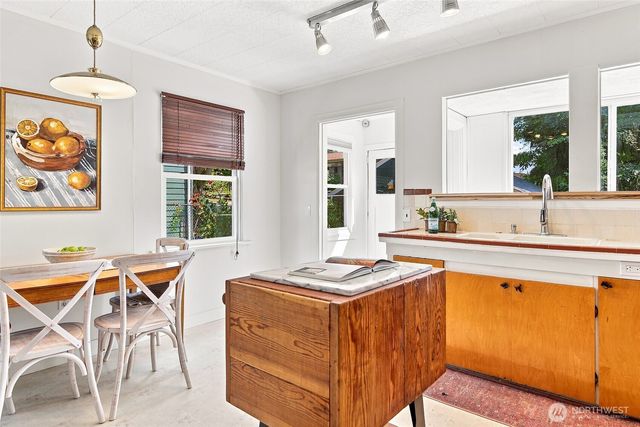 2401 SW 112th Street, Burien, WA 98146