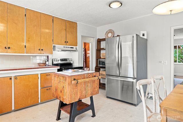 2401 SW 112th Street, Burien, WA 98146