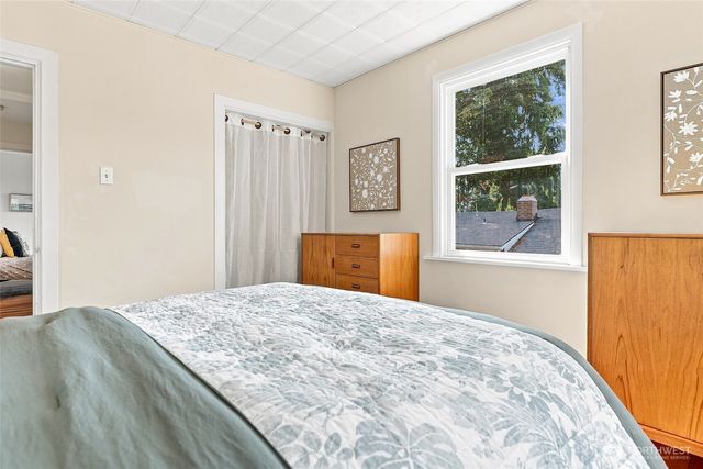 2401 SW 112th Street, Burien, WA 98146
