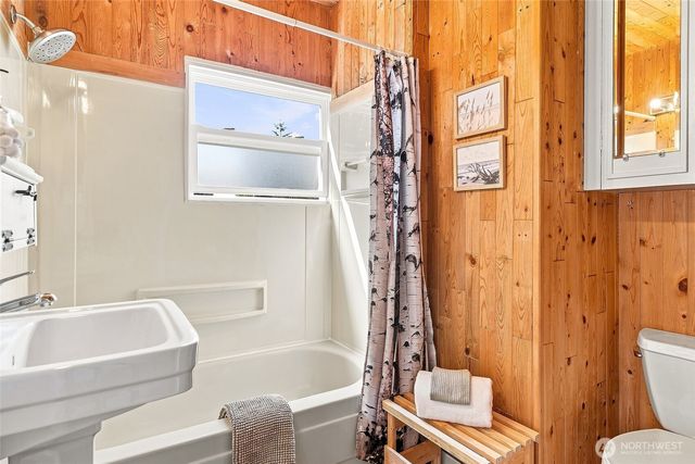 2401 SW 112th Street, Burien, WA 98146
