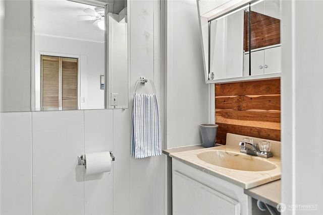 2401 SW 112th Street, Burien, WA 98146