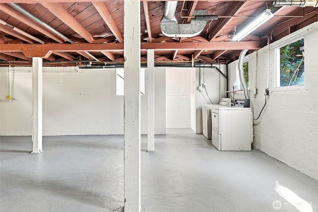 2401 SW 112th Street, Burien, WA 98146