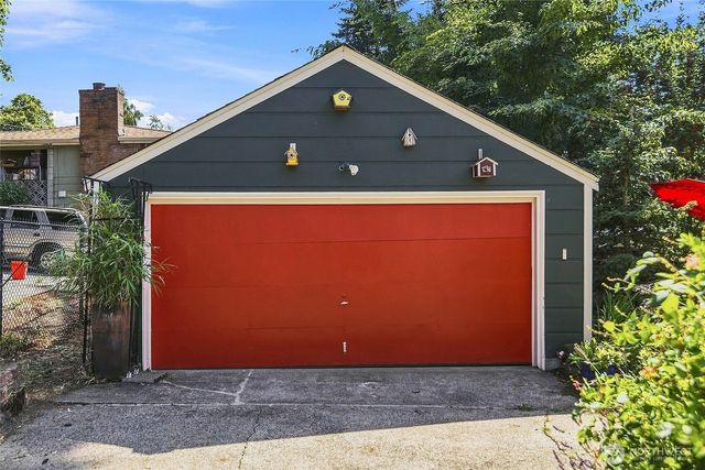 2401 SW 112th Street, Burien, WA 98146