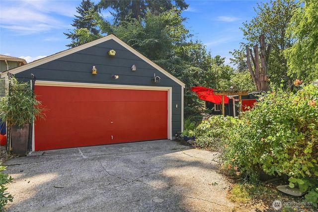 2401 SW 112th Street, Burien, WA 98146