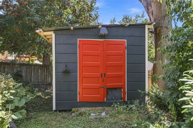 2401 SW 112th Street, Burien, WA 98146