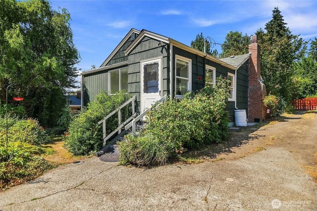 2401 SW 112th Street, Burien, WA 98146