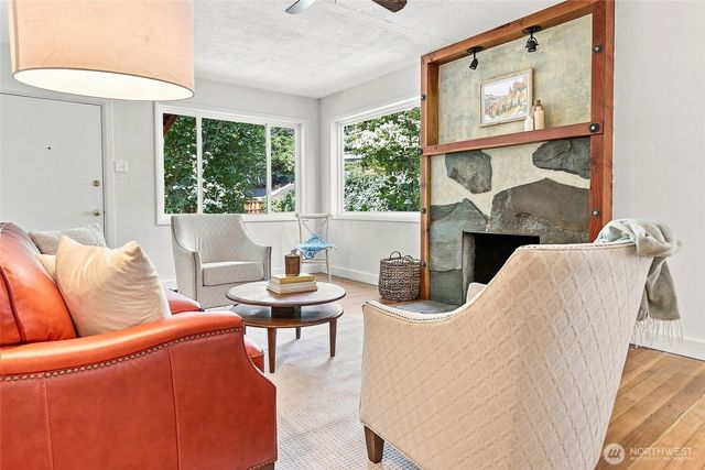 2401 SW 112th Street, Burien, WA 98146
