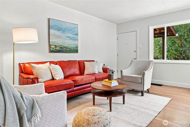 2401 SW 112th Street, Burien, WA 98146