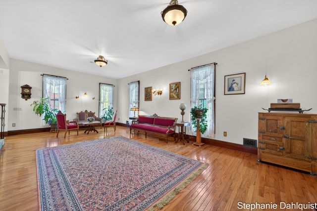 511 W Clay Avenue, Muskegon, MI 49440
