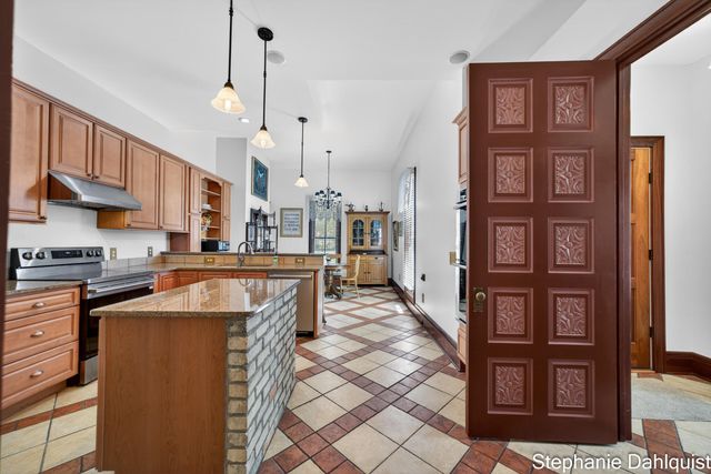 511 W Clay Avenue, Muskegon, MI 49440