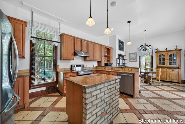 511 W Clay Avenue, Muskegon, MI 49440