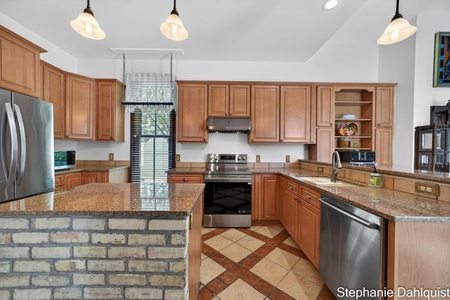 511 W Clay Avenue, Muskegon, MI 49440