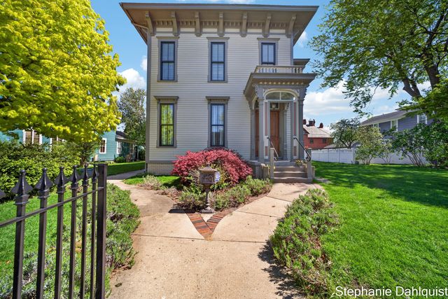 511 W Clay Avenue, Muskegon, MI 49440