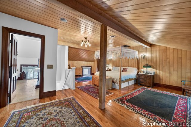511 W Clay Avenue, Muskegon, MI 49440