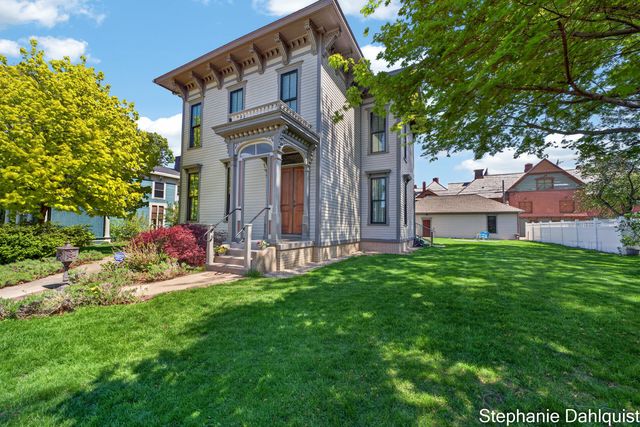 511 W Clay Avenue, Muskegon, MI 49440